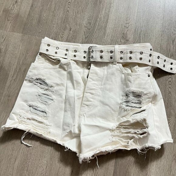 The Koople Women Ripped White Denim Shorts Size 30 High Waist With Belt - Picture 3 of 8